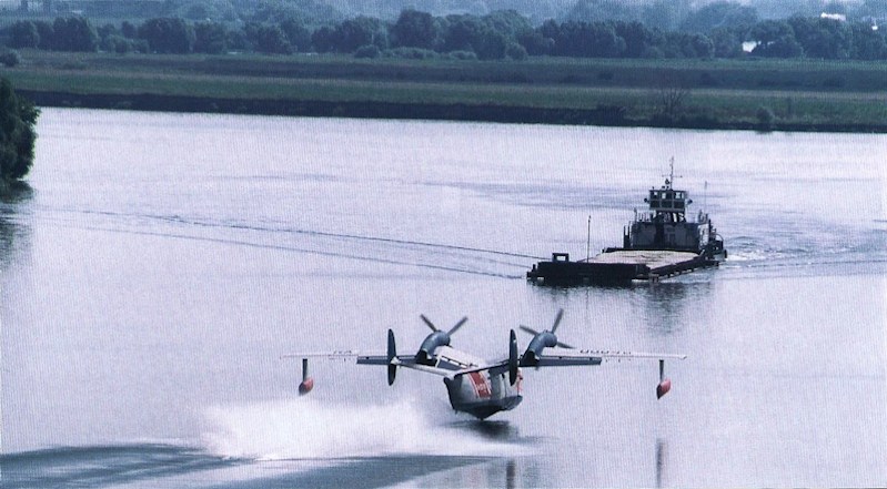 be-12 chicken 001.jpg