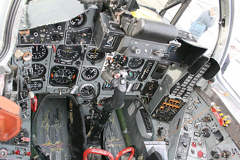 mig-29 cockpit_002.jpg
