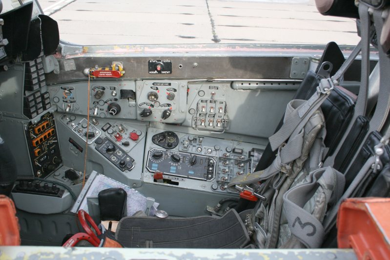 mig-29 cockpit_009.jpg