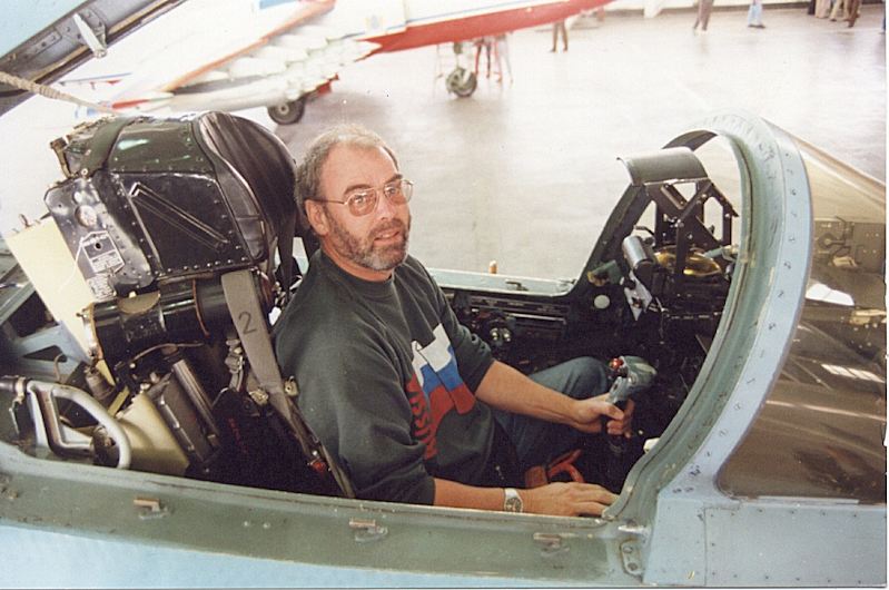 www.flankers-site.co.uk/misc_pics/su-27%20ejection%20chord_01.jpg