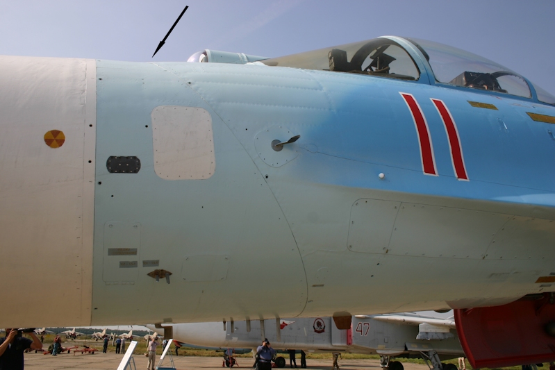su-27%20radome%20kink%2002.jpg