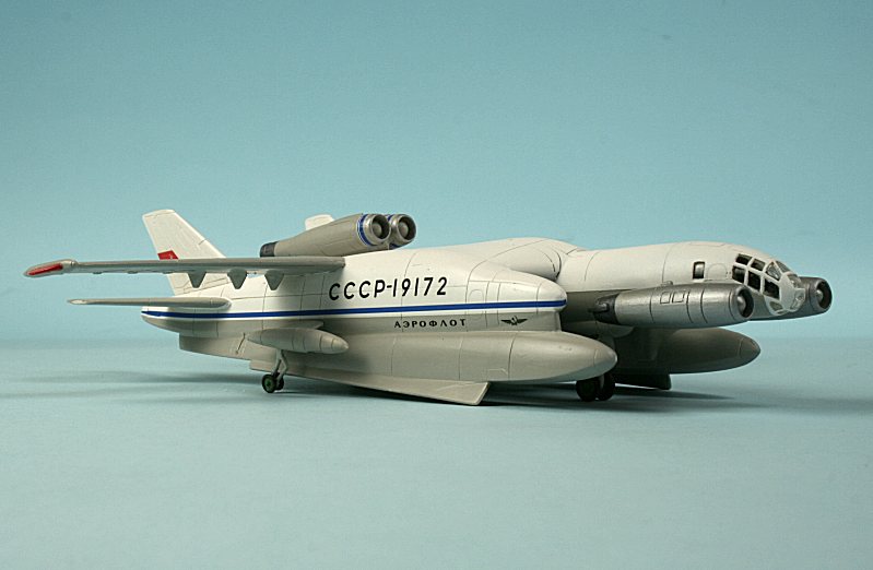 http://www.flankers-site.co.uk/model_ekranoplan_files/vva-14_02.jpg